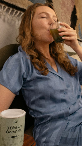 Frau mit Supplements